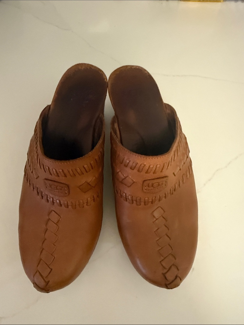 UGG Vivica Tan Leather Woven Clogs in perfect condition Size 7
